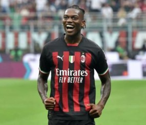 ipad版-王勤伯：续约莱昂，是马尔蒂尼的“中考”